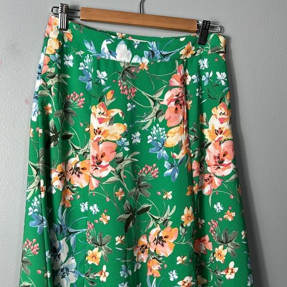 LOFT Green Floral Print Holiday Flared Skirt size 2 - Picture 5 of 9